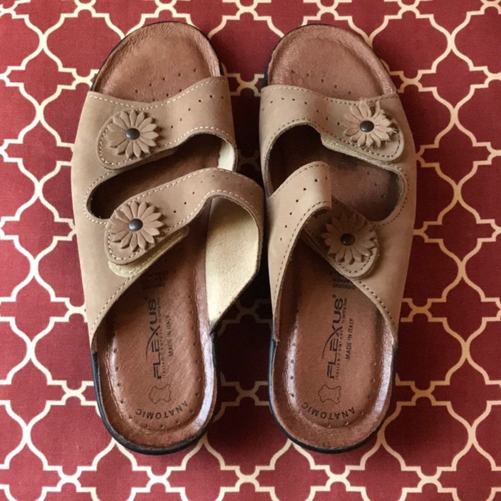 FLEXUS by Spring Step Sandals
